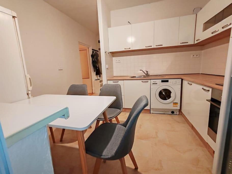 Apartment Star Brno With Terrace 5 Komín المظهر الخارجي الصورة